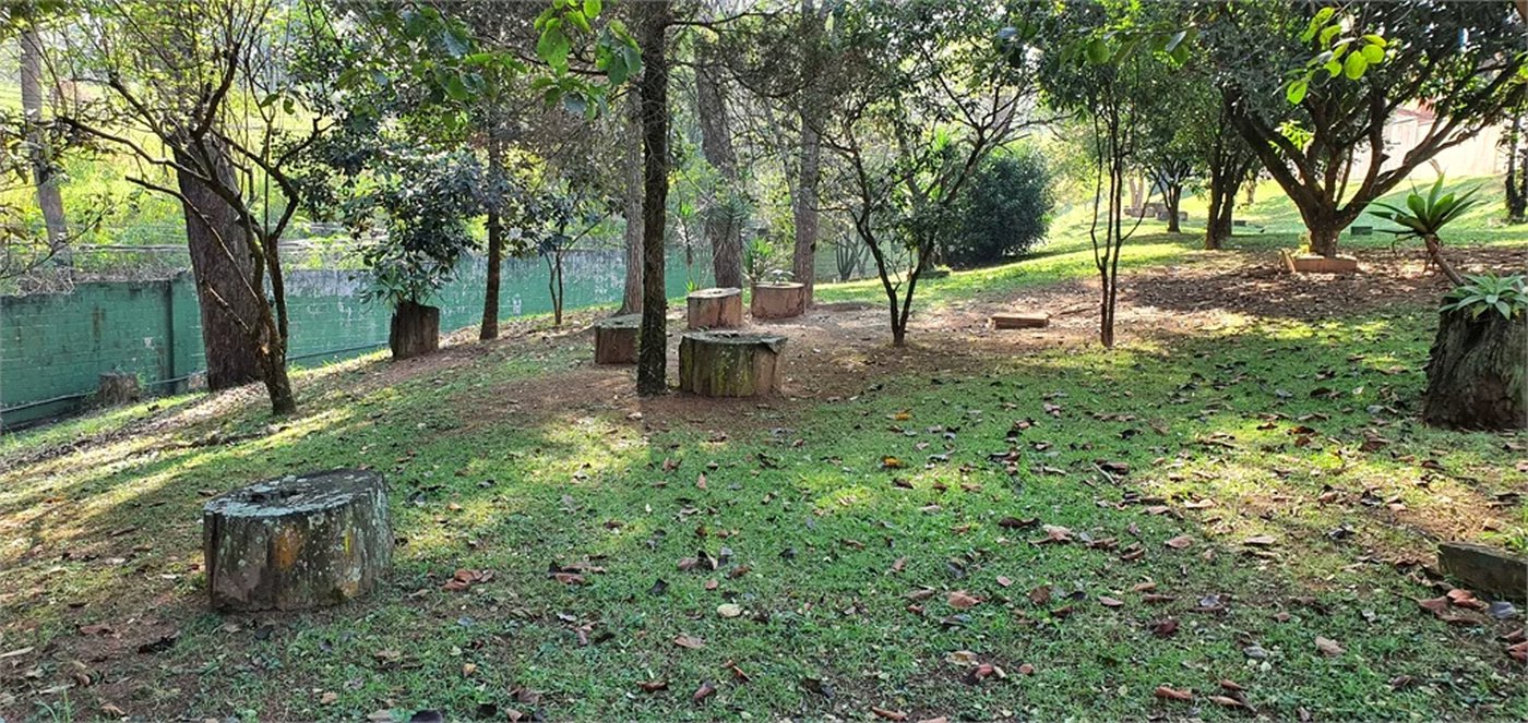 Casa à venda com 4 quartos, sendo 2 suítes, no condomínio Vila Panamericana, São Paulo - SP