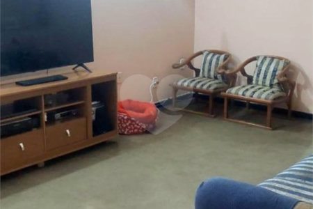 Sobrado de 284m2 na Saúde com 4 dorms, 1 suíte, 3 banheiros, 4 vagas. Estuda permuta.