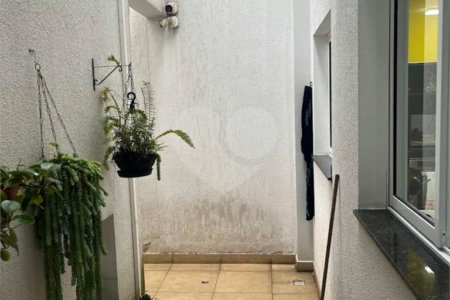 Apto de 230m² no Cambuci com 3 dorms, 5 vagas, 3 suítes. Estudo permuta.