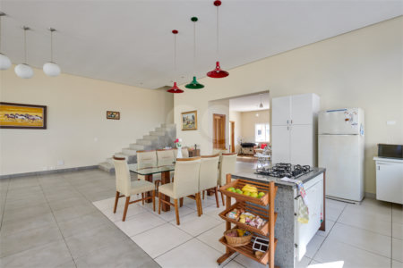 Casa à venda com 5 quartos, sendo 3 suítes, no condomínio Triplex, São Paulo - SP