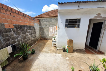 Casa térrea a venda na Vila Lutfalla