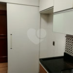 Linda cobertura Duplex om 3 dormitórios, sendo uma suíte com armários e ar condicionado e 2 vagas .