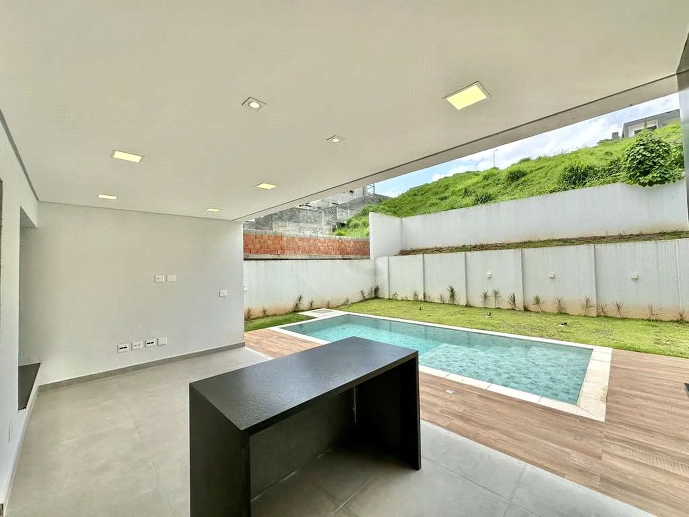 Casa em Cond. Vintage - Zero Km, 3 suítes, piscina, gourmet!