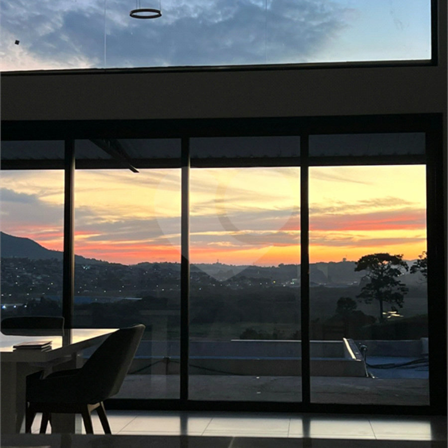 Casa Sofisticada com Vista Espetacular no Residencial Alto da Floresta - Bom Jesus dos Perdões