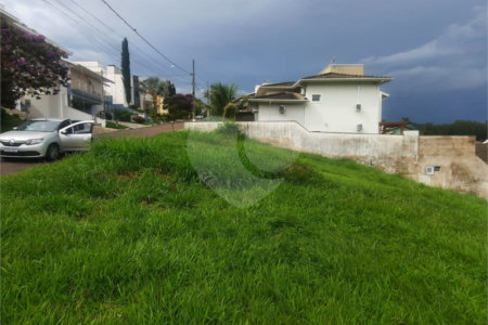Loteamento a venda no condomínio Villaggio Capriccio