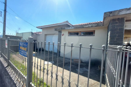 Casa Comercial com 4 salões à venda - Centro | Atibaia
