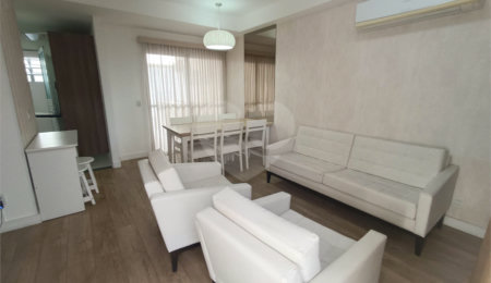Casa à venda com 2 suítes no condomínio Village Christian, São Roque - SP