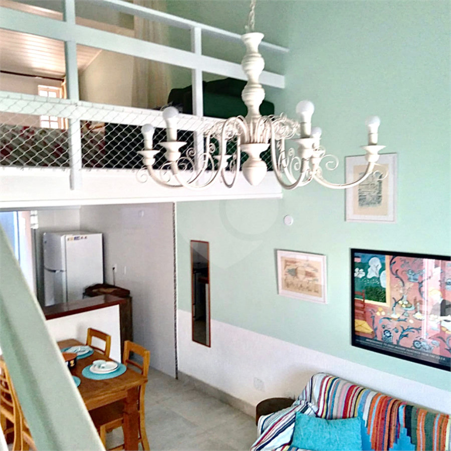 Casa à Venda em Condomínio em Manguinhos, Búzios