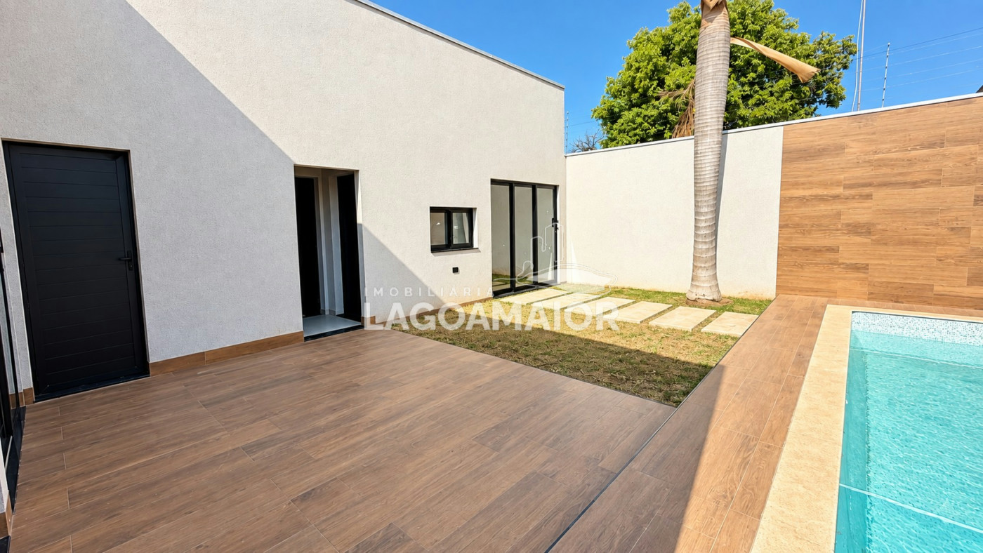 Casa à venda ou para alugar com 4 quartos, sendo 2 suítes, no Centro, Três Lagoas - MS