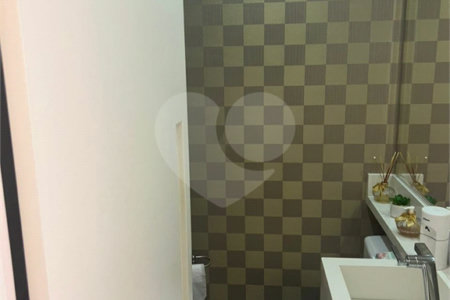 Apartamento. 78 m2, 3 dorm., uma suíte, lavabo, banheito, duas vagas, deposito no sub, varanda gormet.Aceita e estuda Permuta.