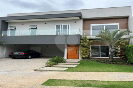 Sobrado Condomínio Dona Lucila Venda com Piscina 03 suites