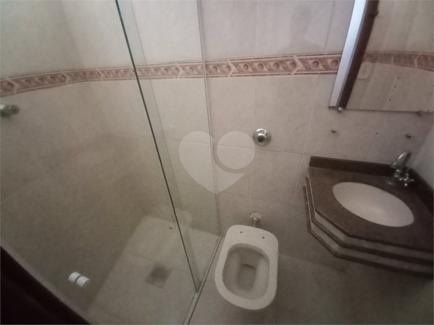 Casa térrea para venda ou locação no Parque Estancia Suíça.
