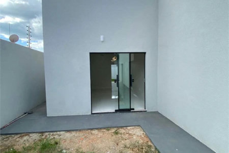Casa à venda com 3 quartos, sendo 1 suíte,  em Jardim Iracema, Balsas, MA