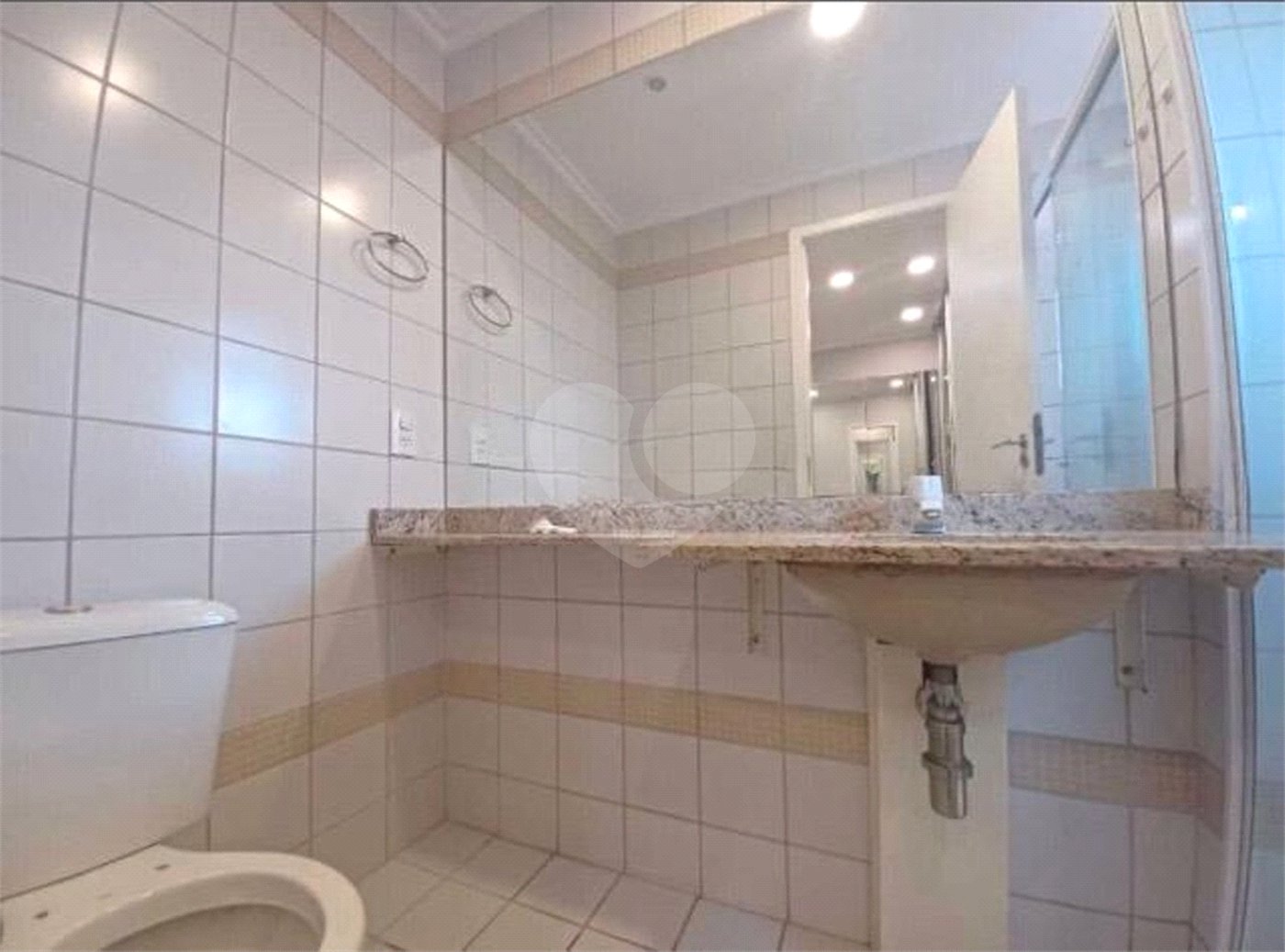 Apartamento no Edifício Torres di Itália.