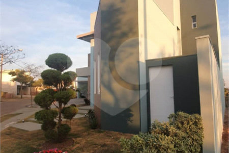 Sobrado de alto padrão no condomínio residencial Reserva Aquarela