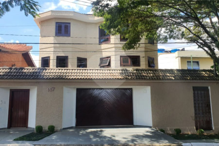 Casa à venda com 4 quartos, sendo 3 suítes, em Interlagos, São Paulo, SP