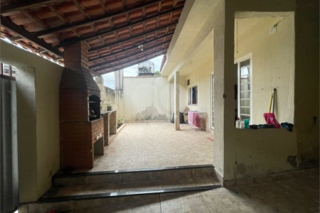 2 casas no memso terreno com garagem e quintal no bairro Adriana, Campo Grande próx. West Shopping!!!