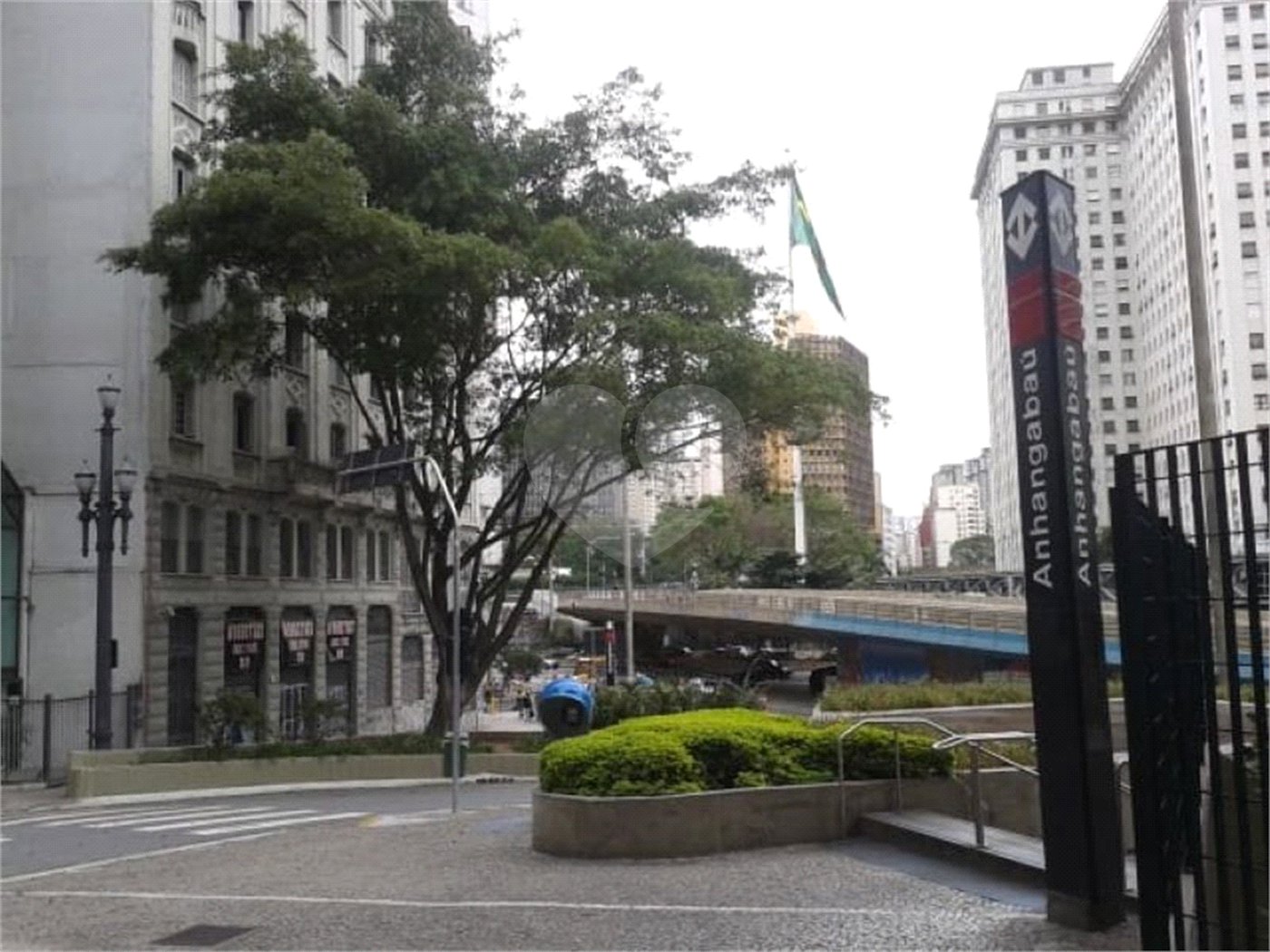 Studio / Kitnet No Centro em Frente ao Metrô