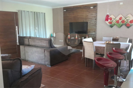 Chácara à venda com 3 quartos, sendo 2 suítes,  em Monterrey, Louveira, SP