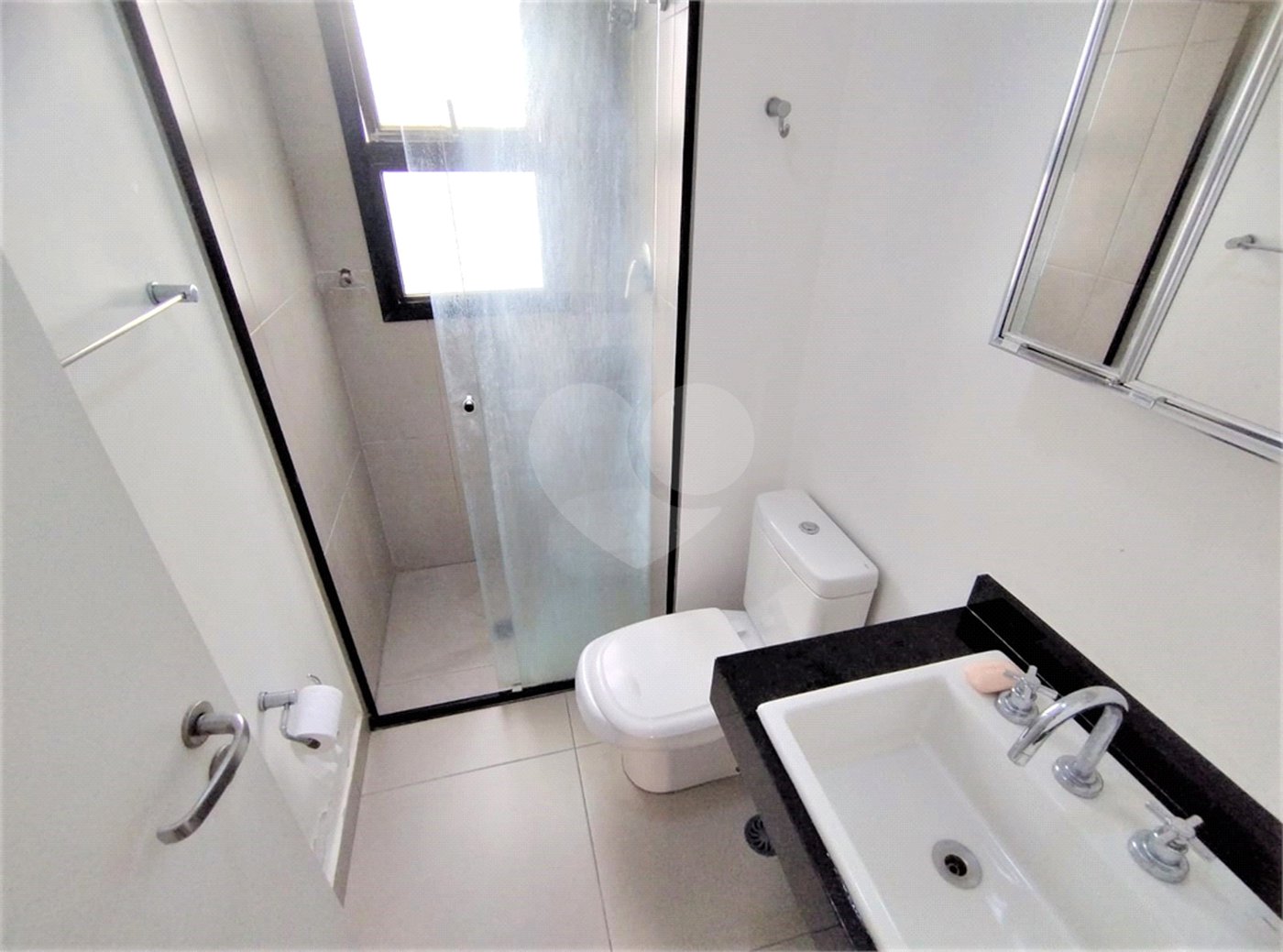 Apartamento de 1 quarto - Vila Mariana - Varanda, - 1 vaga - Lazer e serviços no condomínio.