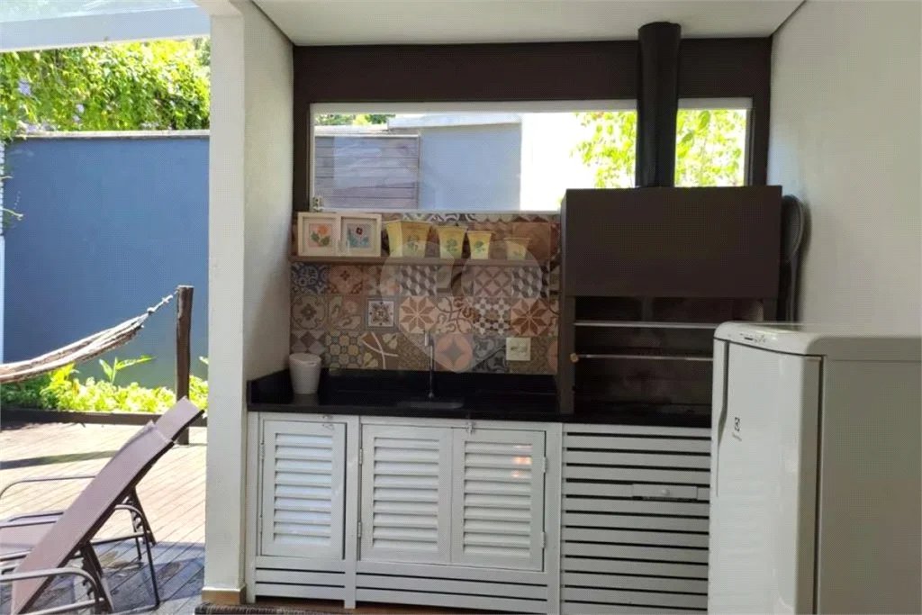 Maravilhosa Casa em Condomínio com 4 Suítes na Praia de Juquehy!!!