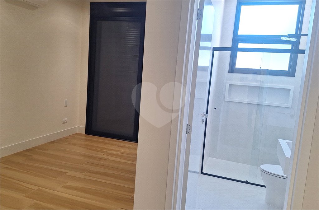 Casa a venda com 04 suítes área gourmet e 6 vagas para autos em condominio fechado Atibaia