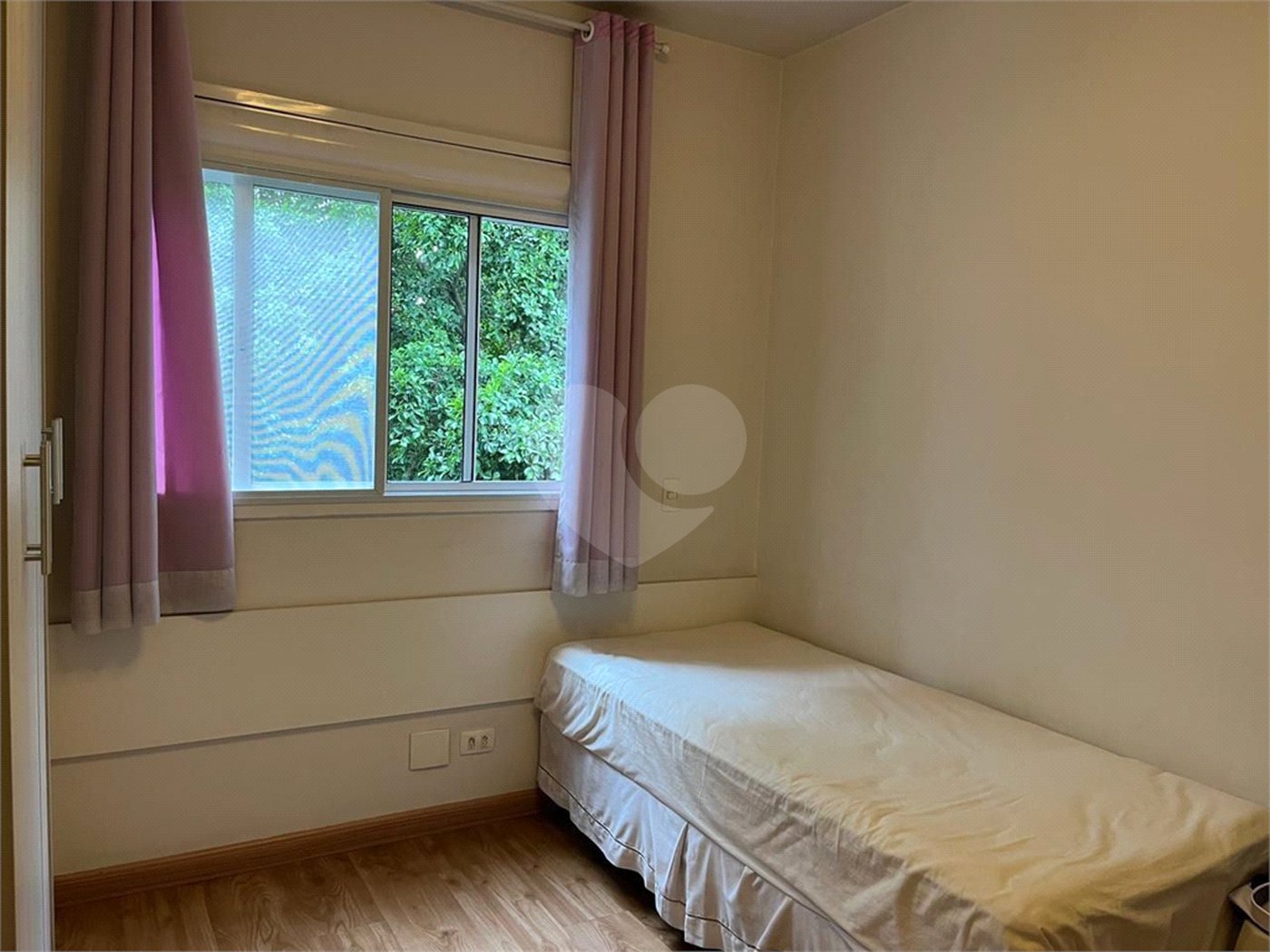 Apartamento á venda com 200m² - Bosque da Saúde