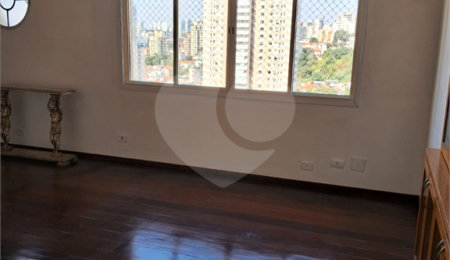 Apartamento à venda com 3 quartos, sendo 1 suíte,  em Vila Mariana, São Paulo, SP