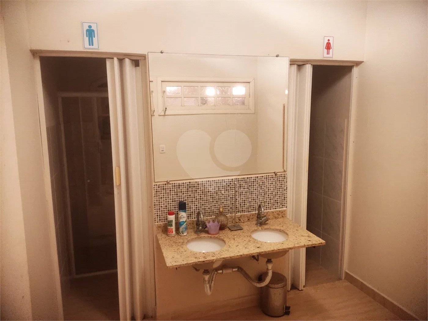 Chácara à venda com 4 quartos, sendo 1 suíte, em Chácaras Polozzi, Louveira, SP