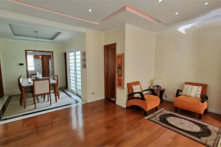 Casa à venda com 3 suítes em Jardim Trussardi, São Paulo, SP