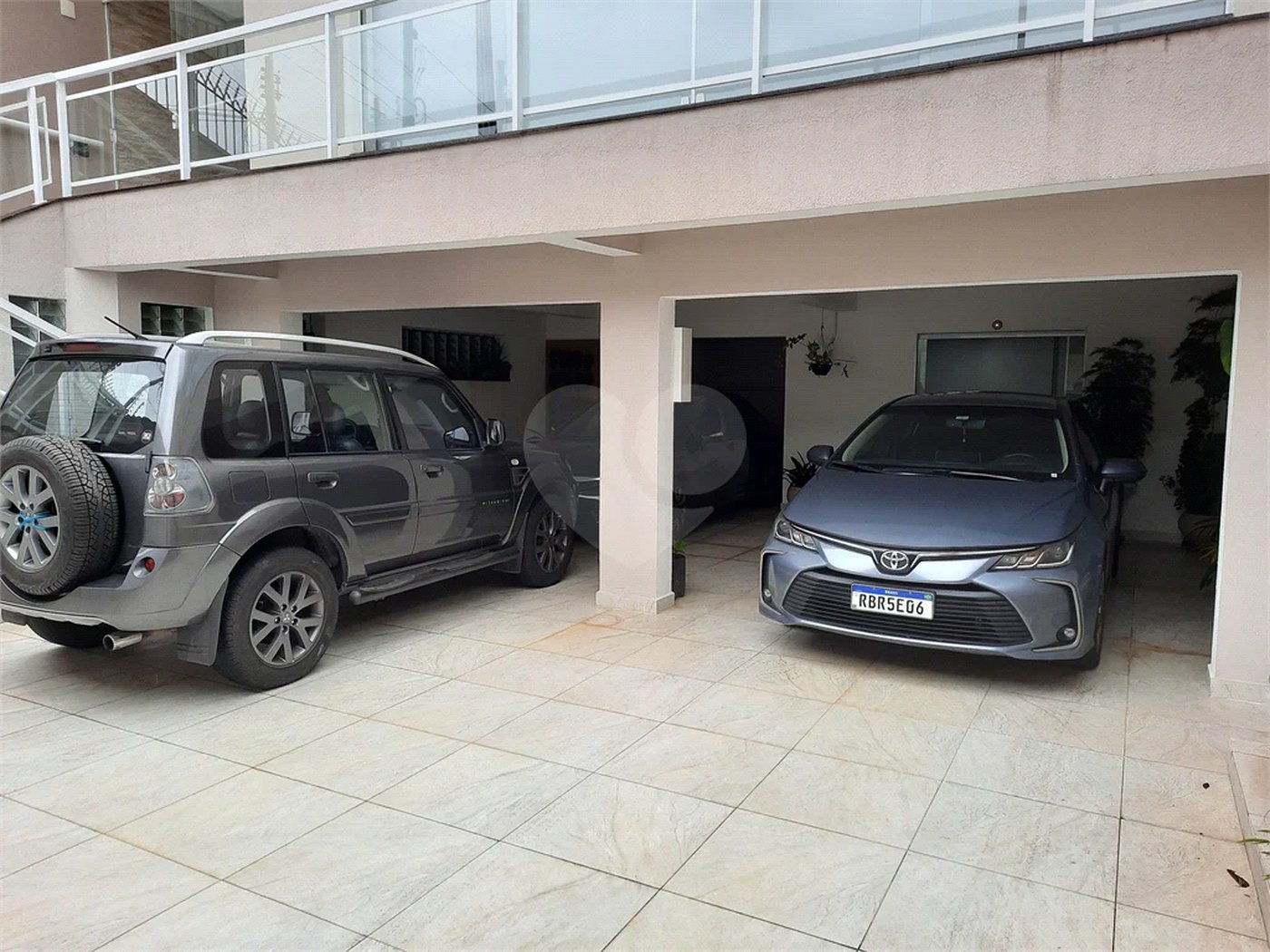 casa térrea na Vila Romana, 07 vagas de garagem, 4 quartos,, sendo 1 suíte amplo quintal.