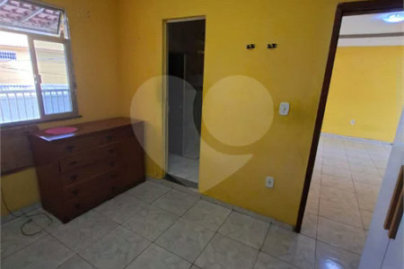 CASA Á VENDA EM SANTÍSSIMO ,ESTRADA DA POSSE ..