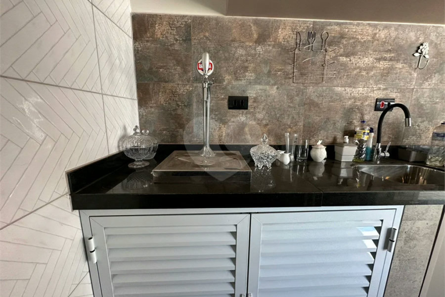 Casa à venda e locação no Condomínio Monte Alegre com 04 suítes.