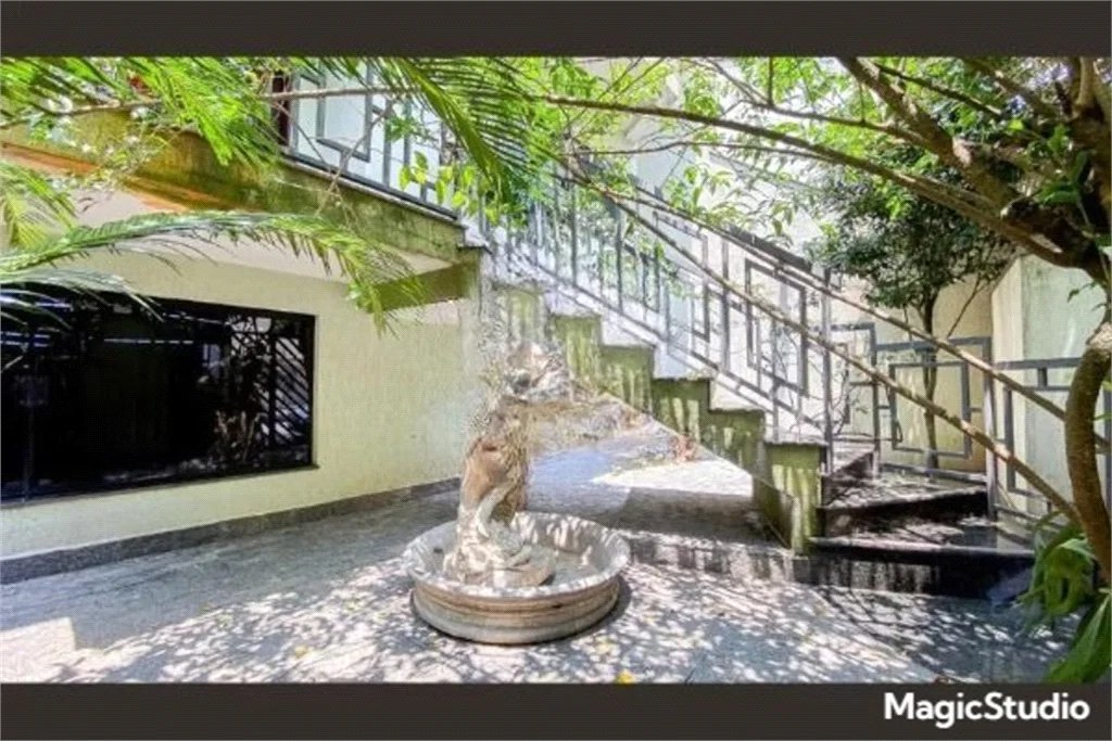Casa com 540m² , 5 dormitórios , sendo 4 suítes , 10 vagas , à venda no bairro Jardim , em Santo André