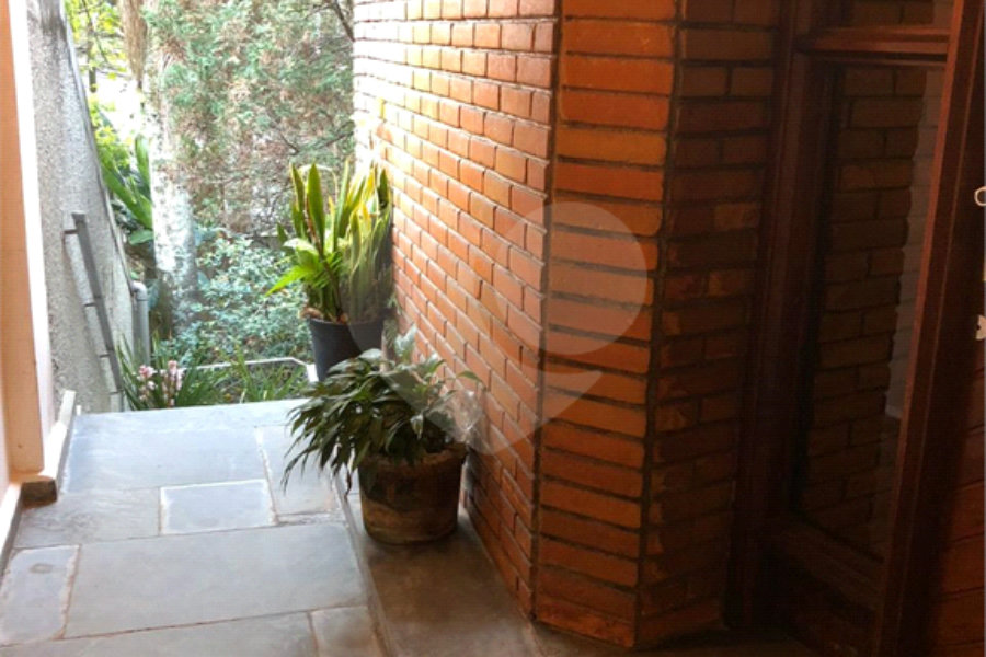 Casa Térrea Assobradada Barro branco 4 dorms 7 vagas