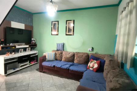 Sobrado á venda no bairro santa felícia