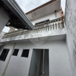 Casa térrea à venda no Douradinho com 2 quartos e edícula com mais dois quartos e 2 banheiros.