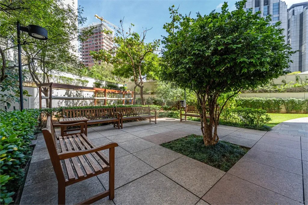 Apartamento à venda em Moema