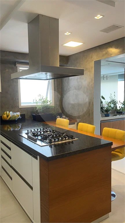 Apartamento na Mooca com 204 m² com vista maravilhosa, sendo 3 suítes e 4vagas.