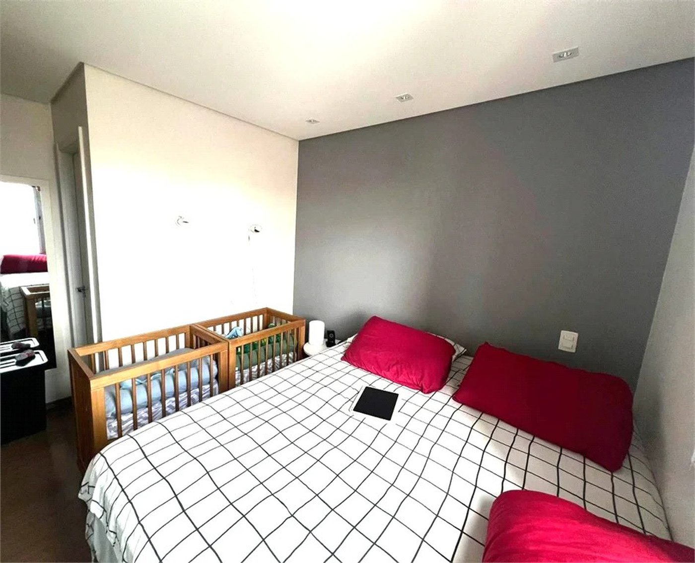 Apartamento à venda com 3 quartos, sendo 1 suíte,  em Super Quadra Morumbi, São Paulo, SP