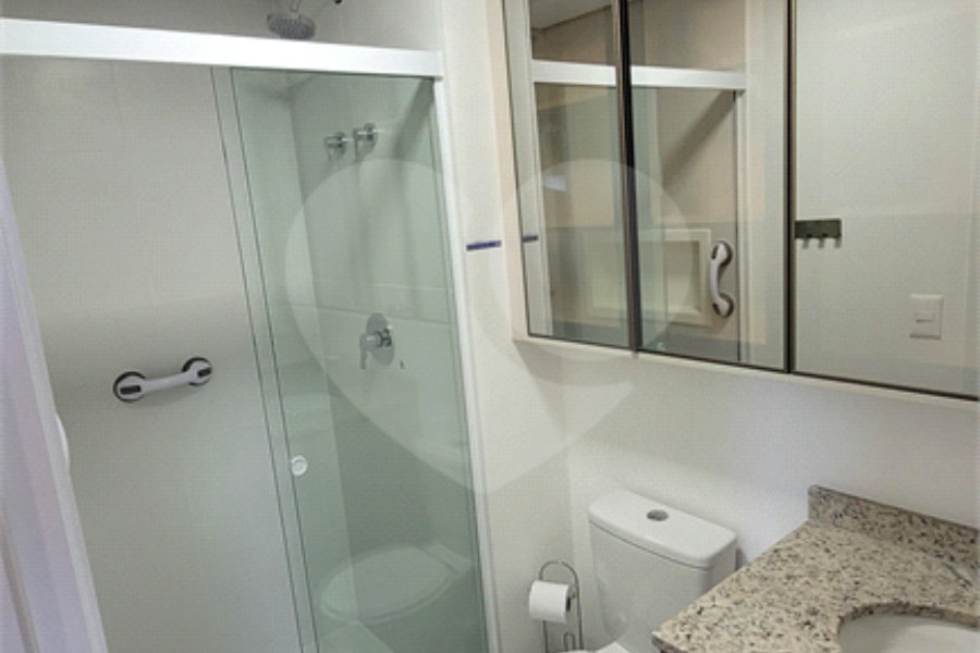 Apartamento de 2 quartos mobiliado à venda no Paraíso