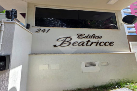 Apartamento 3 quartos i suíte e varanda Residencial Beatrice SPE