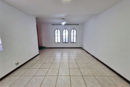 Sobrado à venda com 3 quartos, sendo 1 suíte,  em Jardim Ester Yolanda, São Paulo, SP