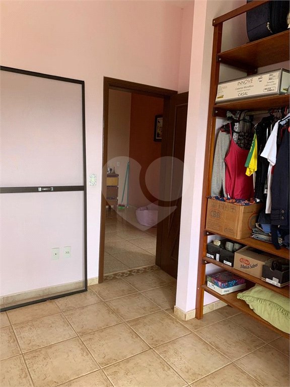 Casa ampla à venda no Vale das Flores em Atibaia