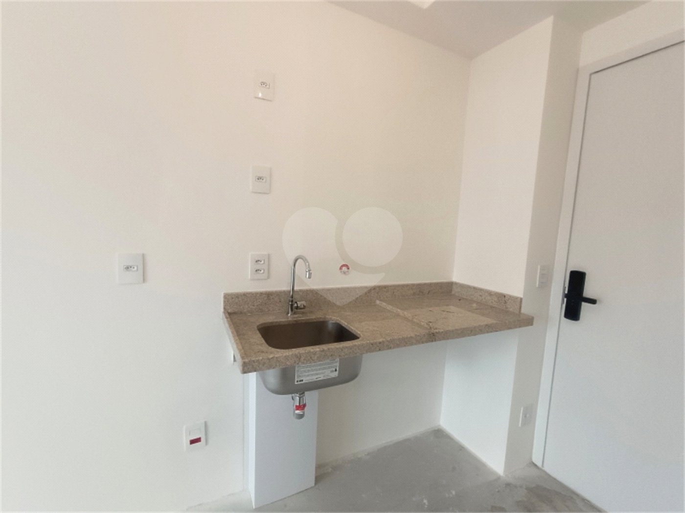 Studio de 22m2 com sacada à venda na Vila Mariana