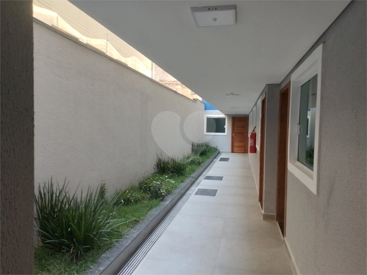 Apartamento Novo com 2 Dormitórios, Elevador na Vila Gustavo. Aceita Pet.