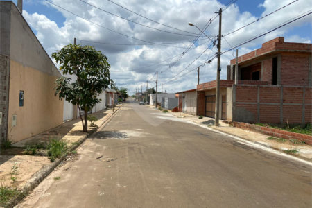 Terreno com 250,00 m² de área total.