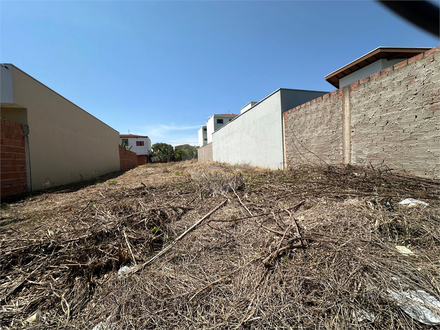 Terreno a venda na Vila Brasília