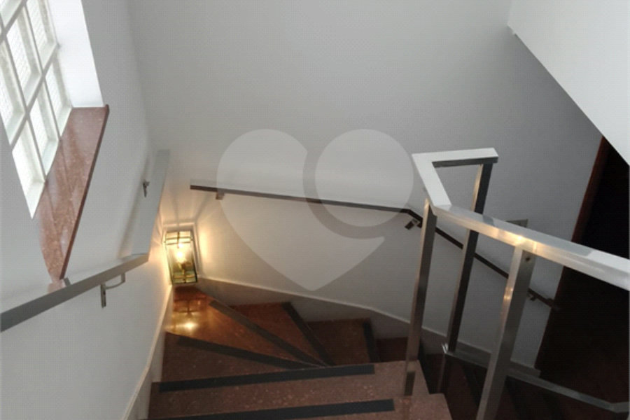 Sobrado Sofisticado de 335 m² no Coração do Jardim França