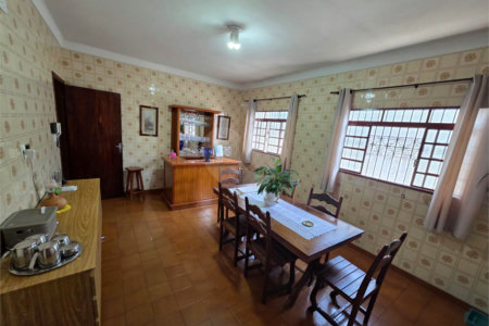 Casa 3 dormitórios + edícula Ibaté.